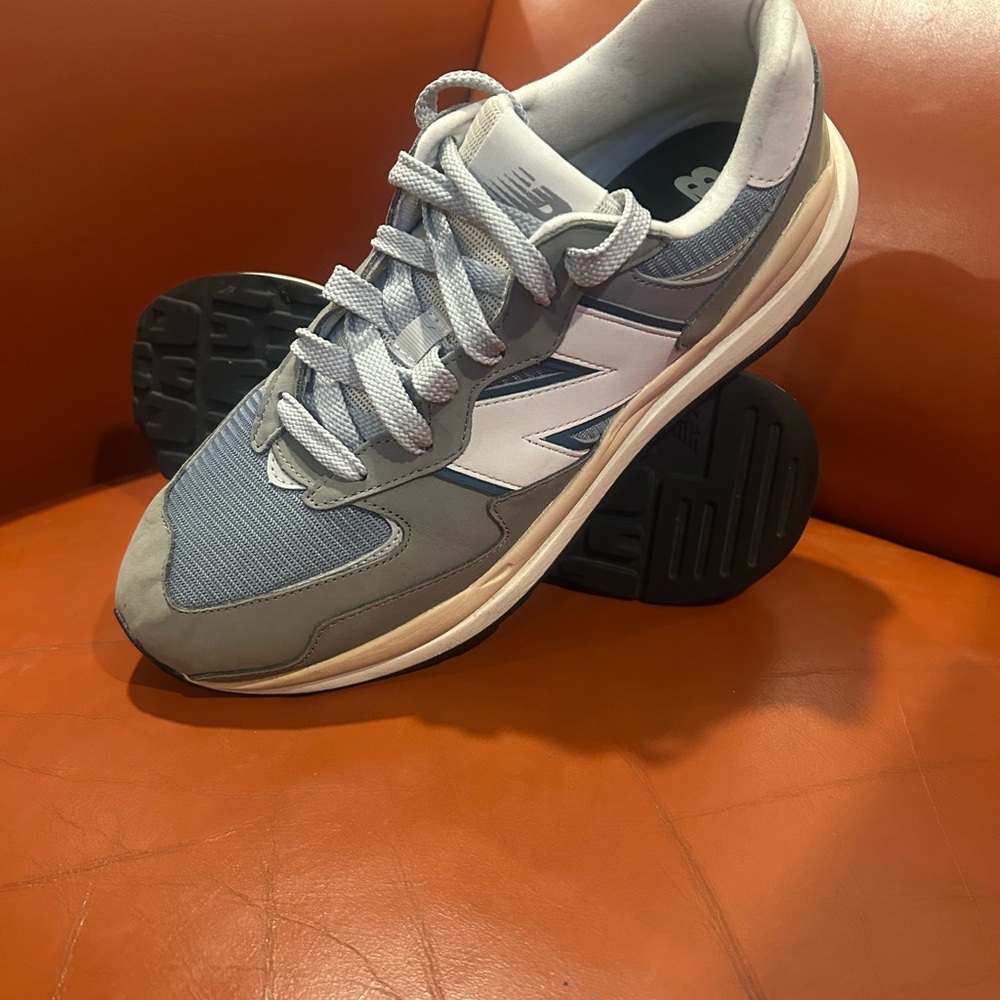 New Balance Men's Gray and White Sneakers